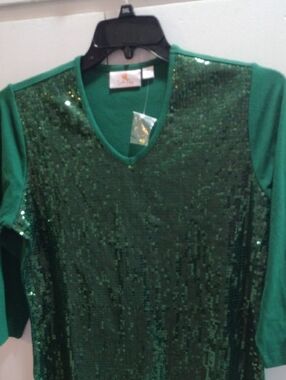 Quacker Factory Green Knit V-Neck Top M NWOT
